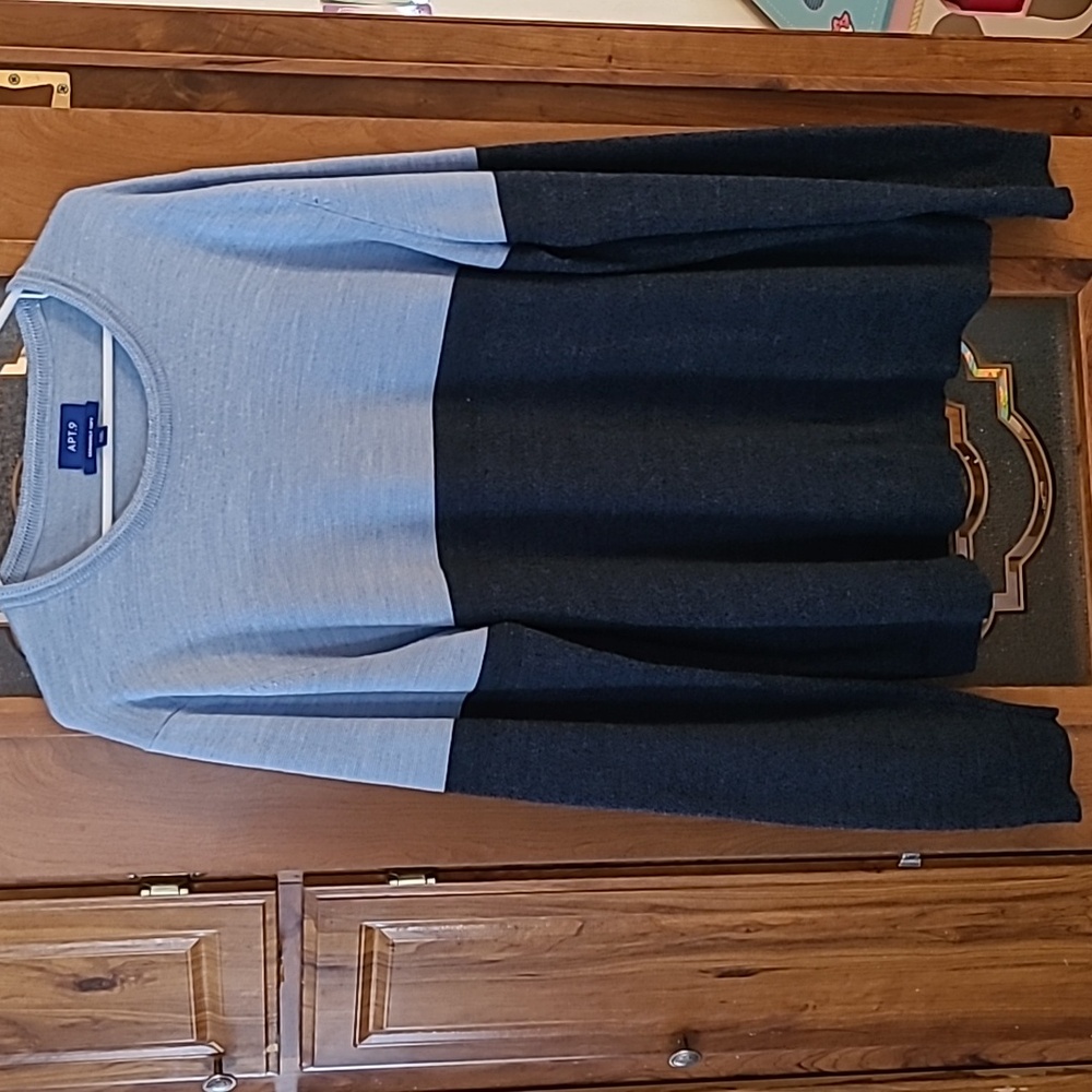 APT.9 seriously soft size XXL 2 tone blue top